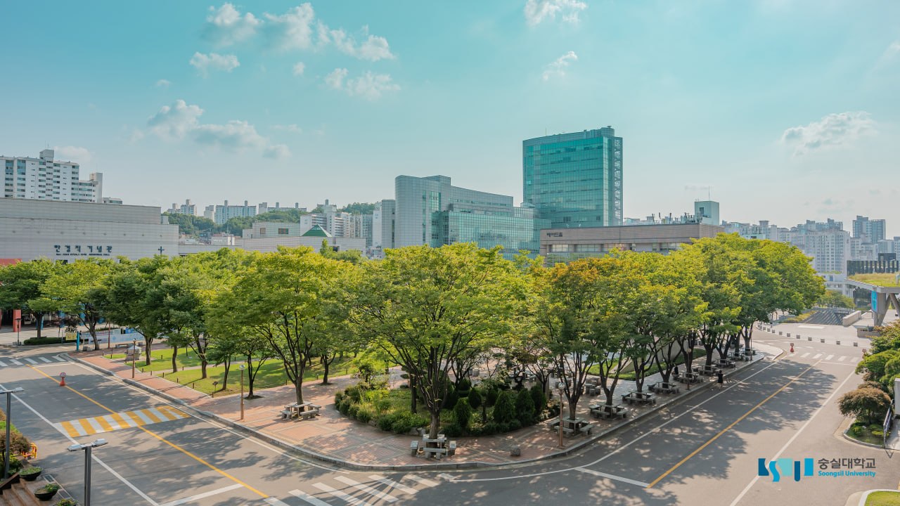 베어드홀에서 내려다본 캠퍼스 진입로와 한경직기념관